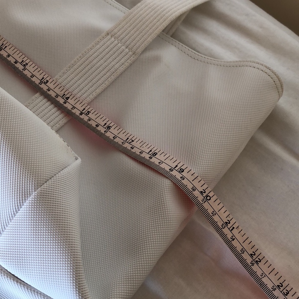 Oversized Lacoste Bag - Picture 7 of 9